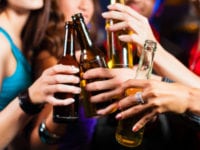 Flertal på Sjælland vil have alkoholsalg til unge begrænset