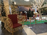 Julemandens stol står allerede nu klar på torvet i Vestsjællandscentret. Foto: mco
