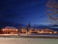 Den første sne med fnug som store stjerner